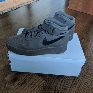 Nike Air Force One / Size 9 * with original box